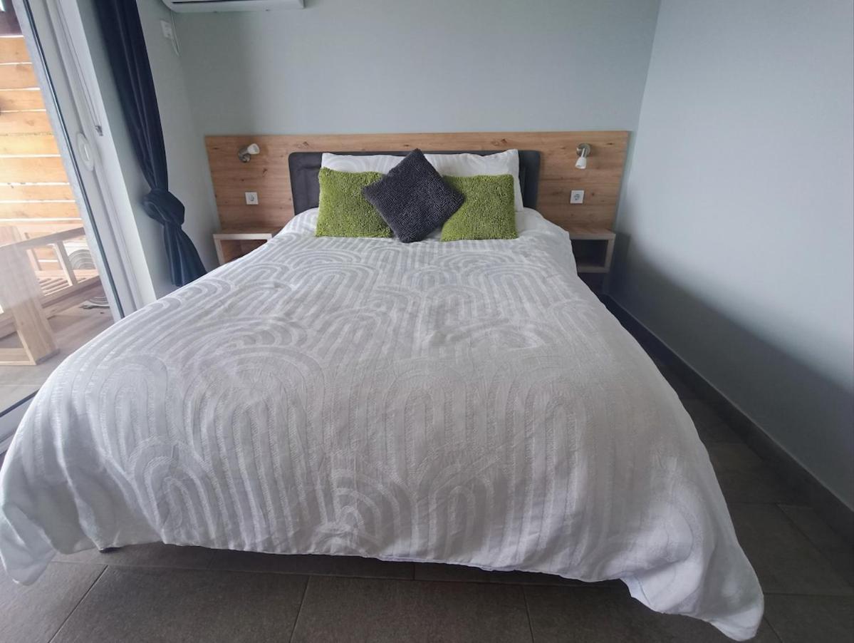 Carefree Apartments Улцинь Екстер'єр фото