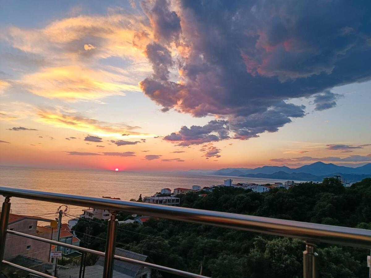 Carefree Apartments Улцинь Екстер'єр фото