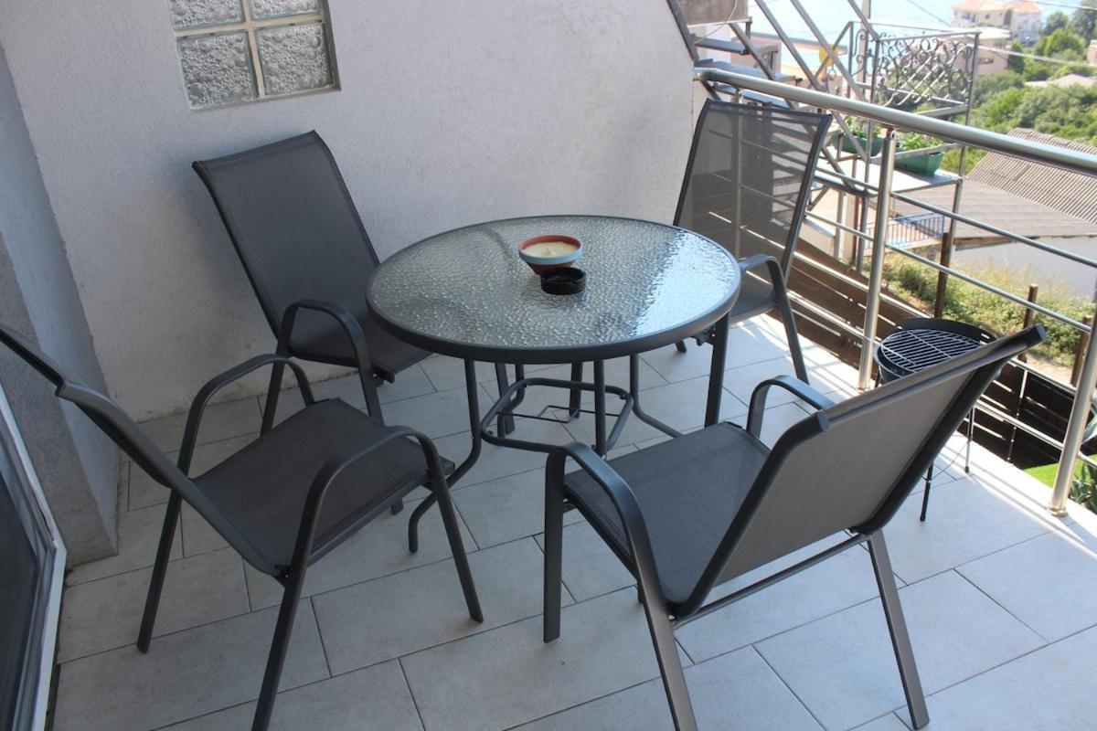 Carefree Apartments Улцинь Екстер'єр фото