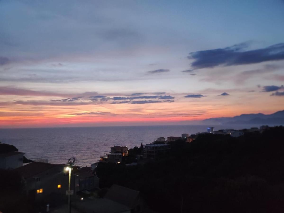 Carefree Apartments Улцинь Екстер'єр фото