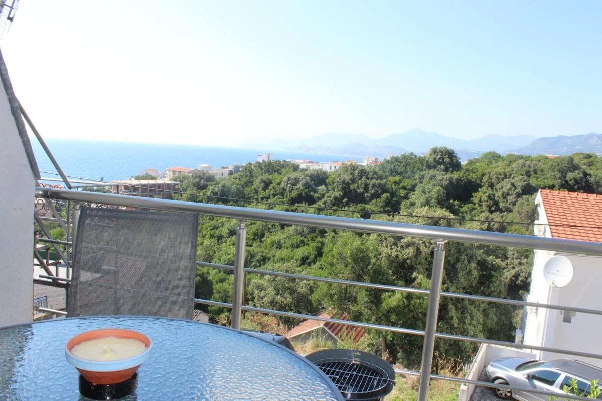 Carefree Apartments Улцинь Екстер'єр фото
