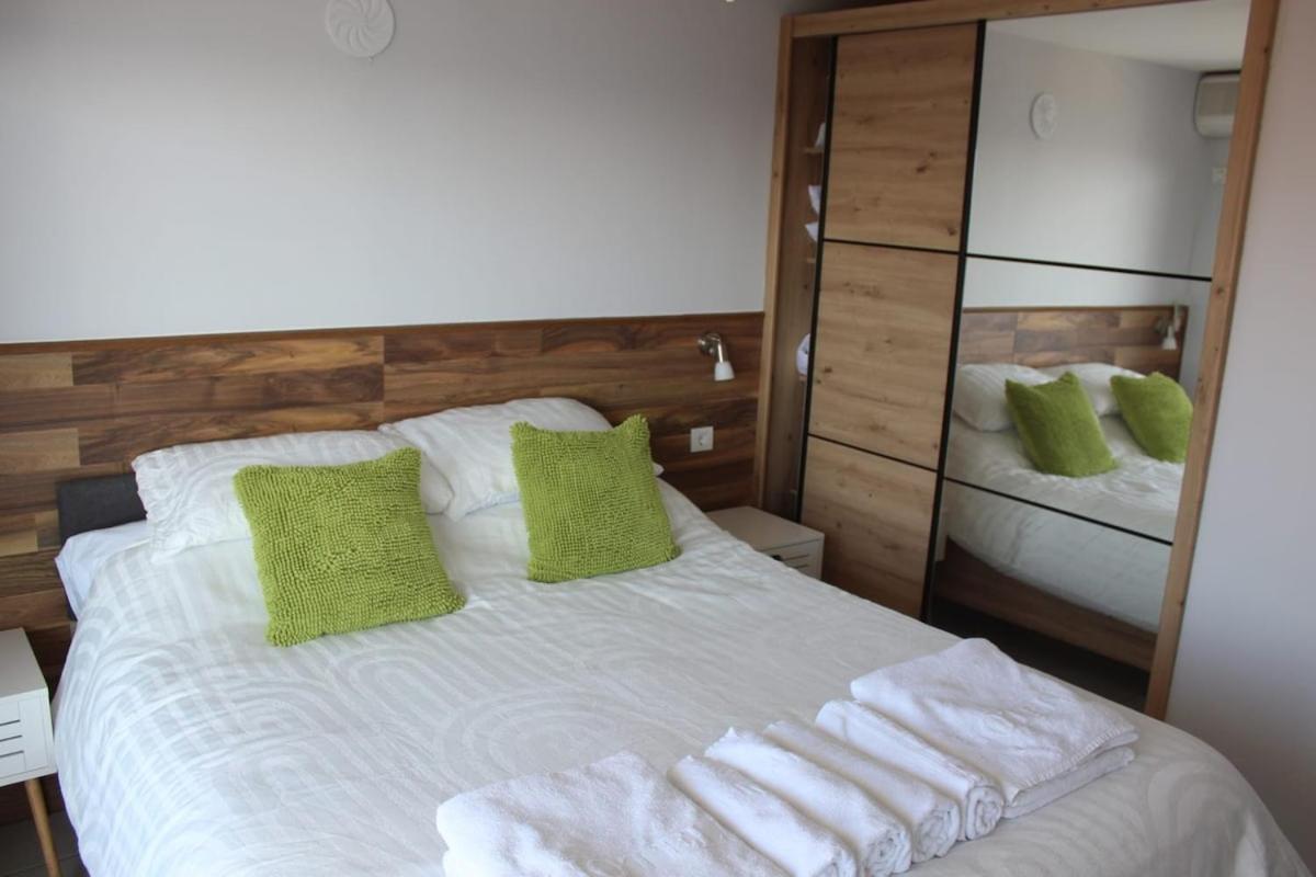 Carefree Apartments Улцинь Екстер'єр фото