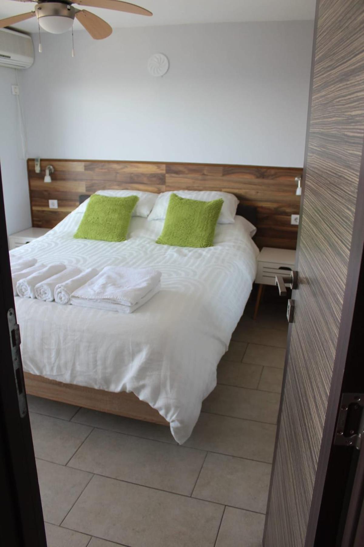 Carefree Apartments Улцинь Екстер'єр фото